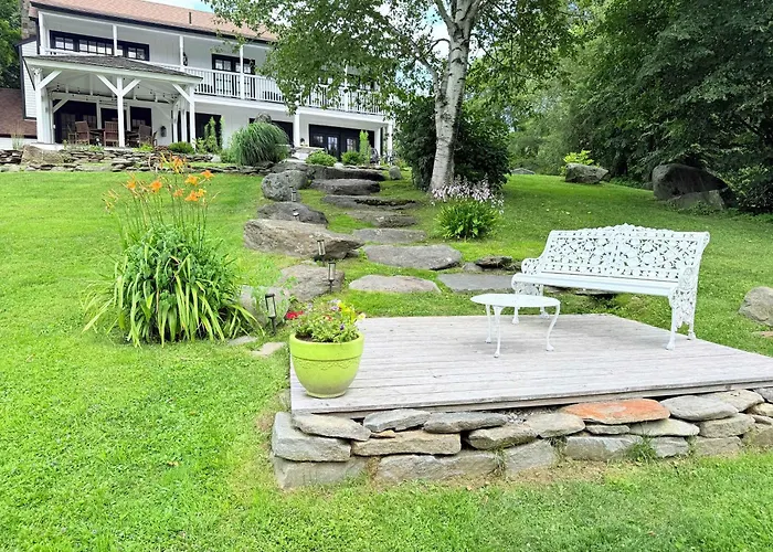 The Manor-Stunning Modern Farmhouse With Hot Tub