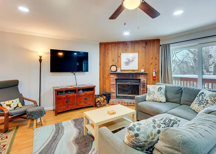 Primely Located Dover Escape < 1 Mi To Mt Snow!